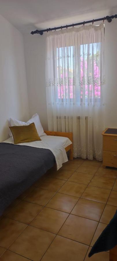Villa Kadinela, 200M From Kamenjak, Huge Quiet Garden With Barbecue, 2 New Kitchens Premantura Exteriör bild