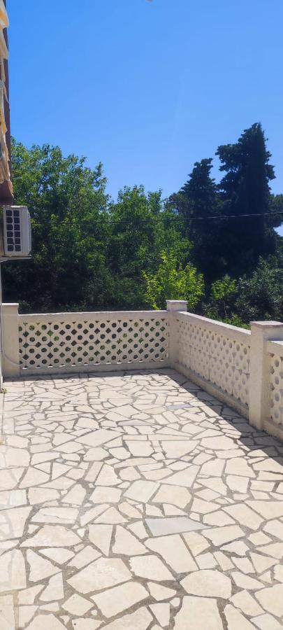 Villa Kadinela, 200M From Kamenjak, Huge Quiet Garden With Barbecue, 2 New Kitchens Premantura Exteriör bild