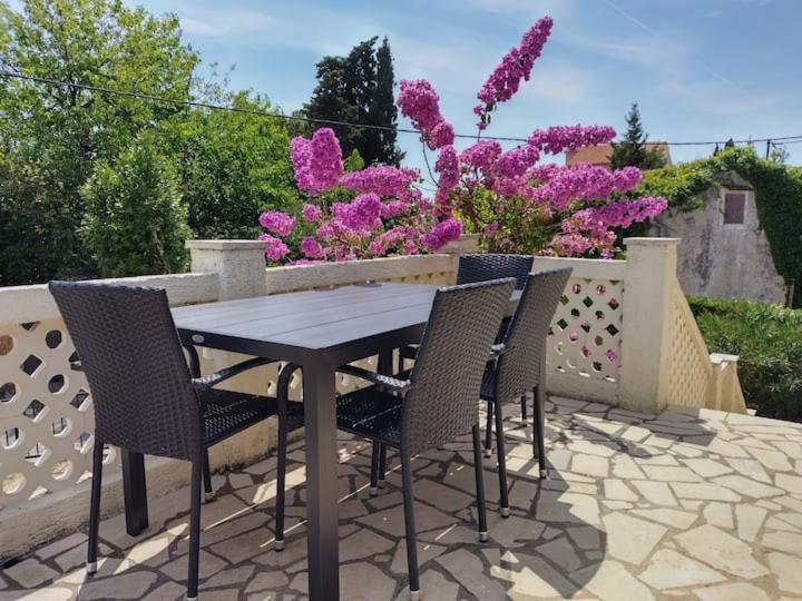 Villa Kadinela, 200M From Kamenjak, Huge Quiet Garden With Barbecue, 2 New Kitchens Premantura Exteriör bild