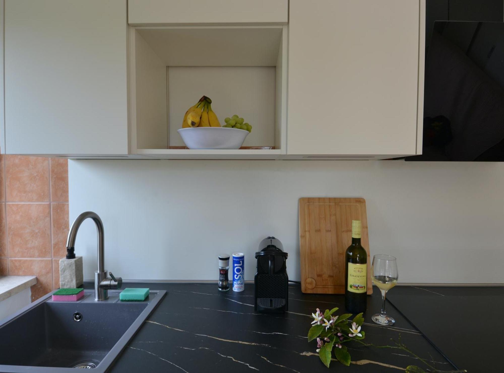Villa Kadinela, 200M From Kamenjak, Huge Quiet Garden With Barbecue, 2 New Kitchens Premantura Exteriör bild